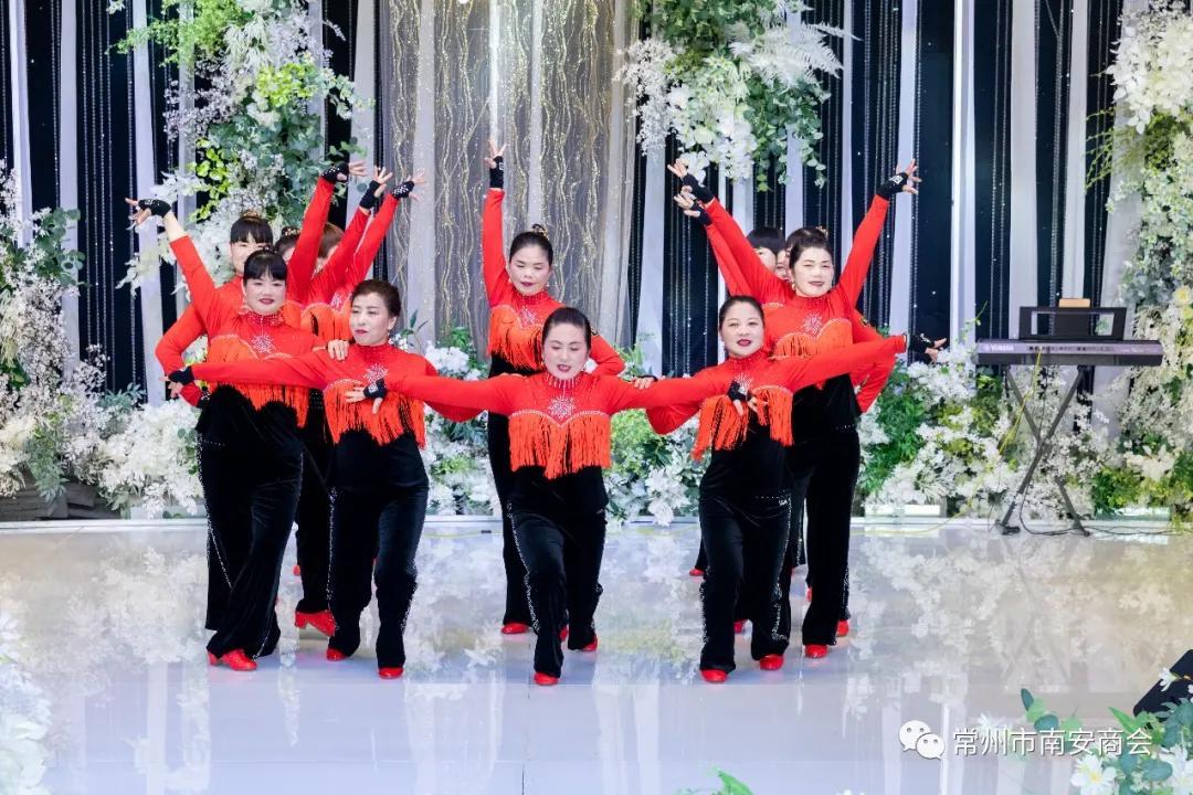 最新交谊舞牛仔舞教程，掌握时尚舞步的秘诀